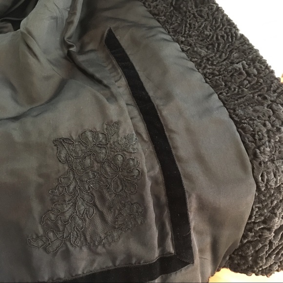 Vintage Young-Quinlan coat with fur cuffs - Picture 4 of 6
